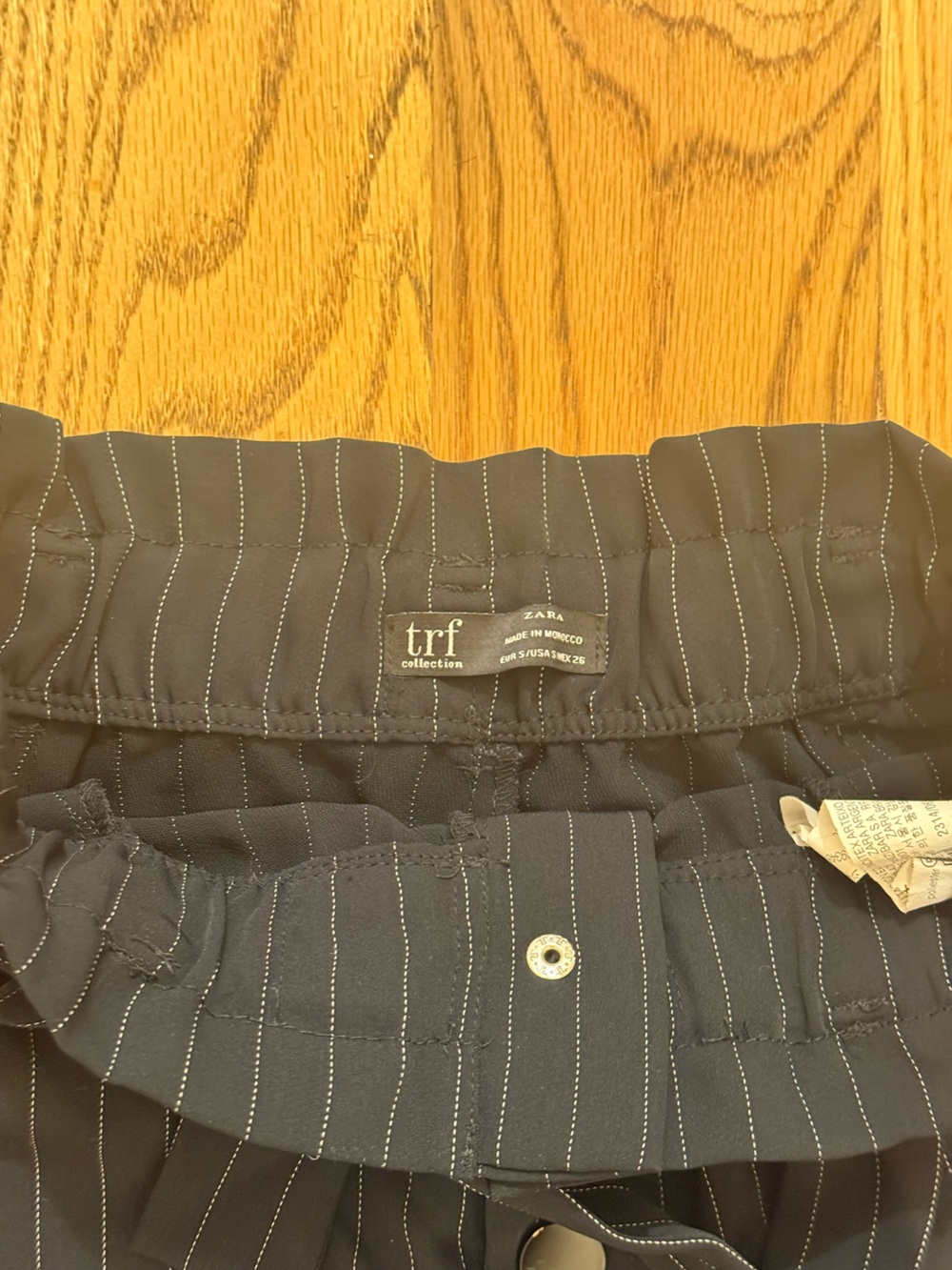 Zara Navy Pinstripe High-Waist Paperbag Shorts with Tie - Picture 4 of 4